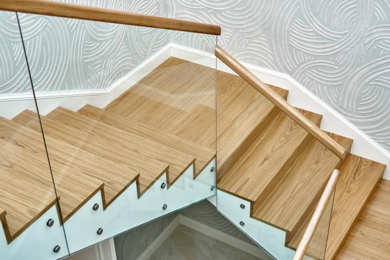 Escalier en bois sur-mesure &agrave; Luc&eacute;, quelle essence choisir ?